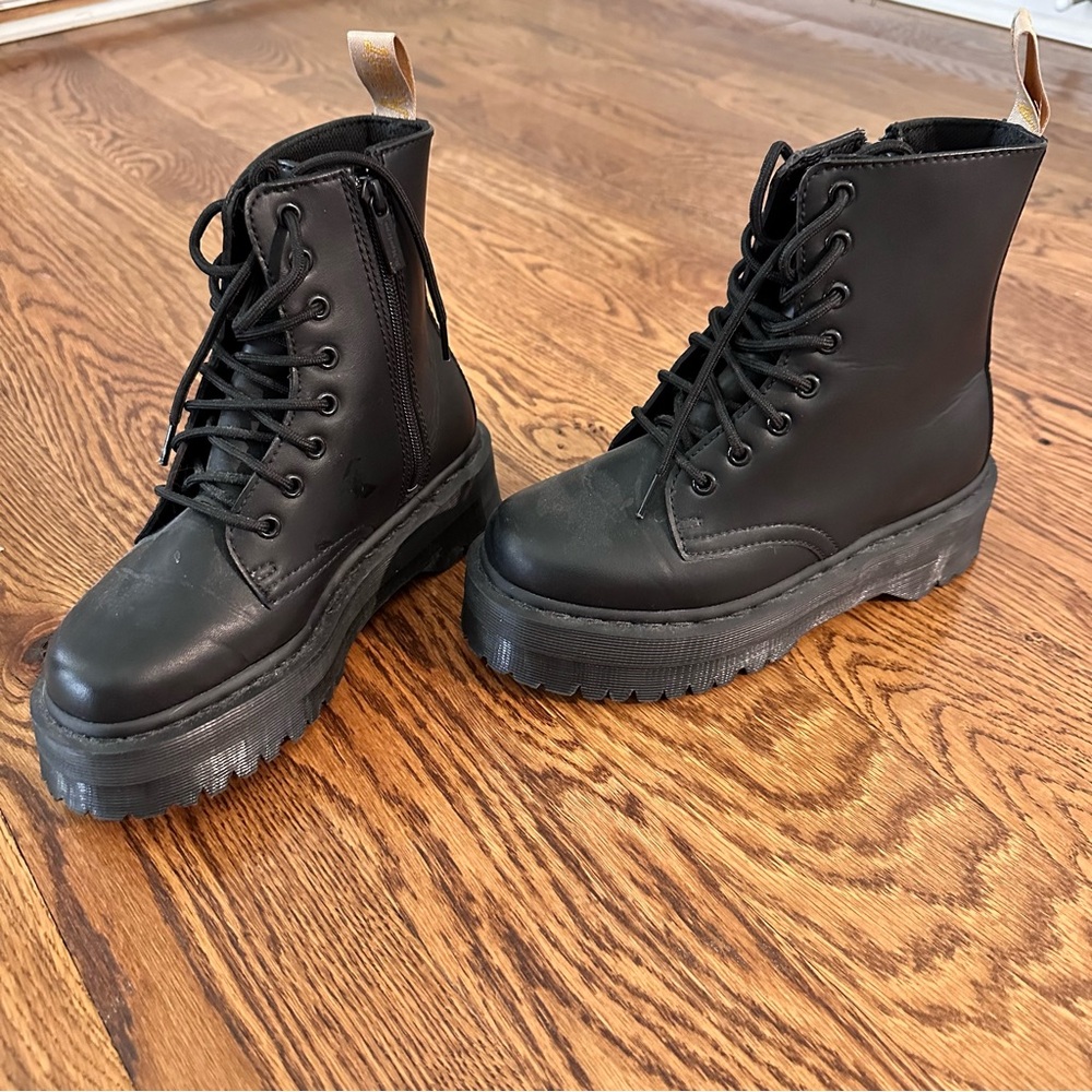 Dr. martens